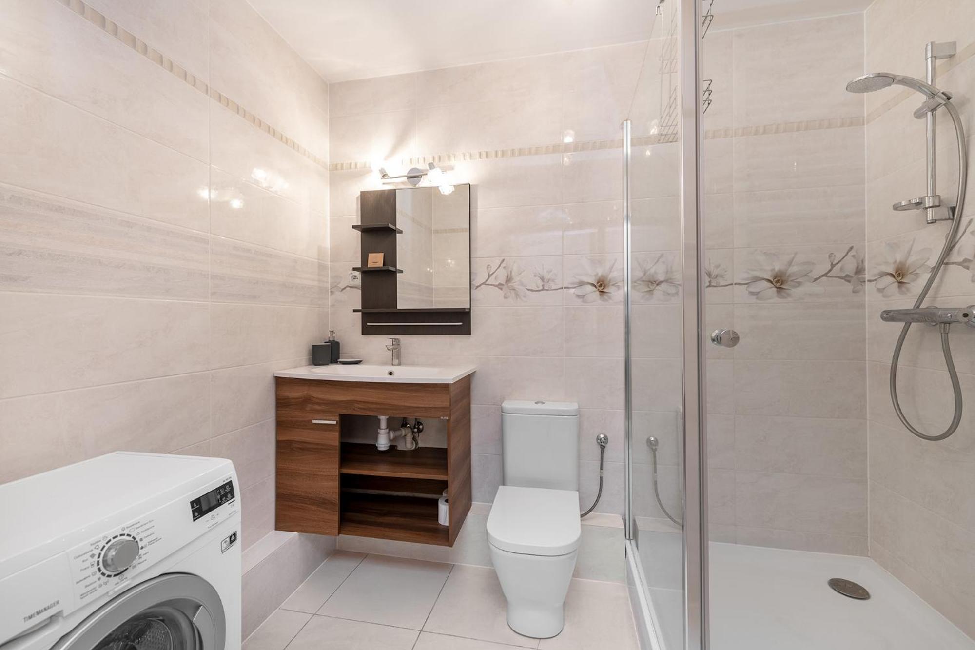 Cozy Corner: Apartment With Wifi And Private Balcony Wroclaw Luaran gambar